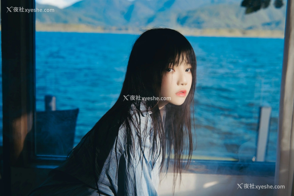 1P - 桜桃喵 – 蓝衬衫