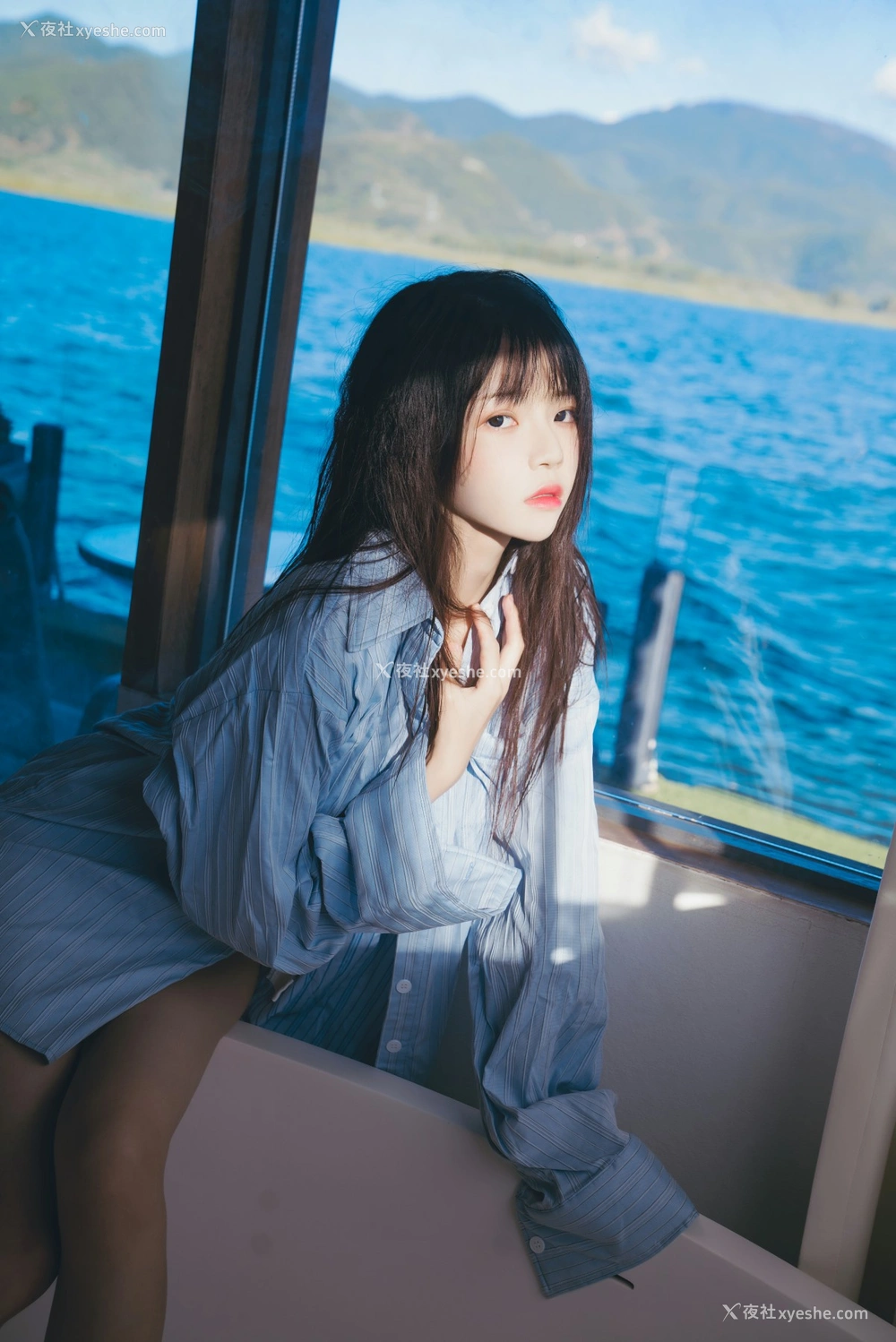 1P - 桜桃喵 – 蓝衬衫
