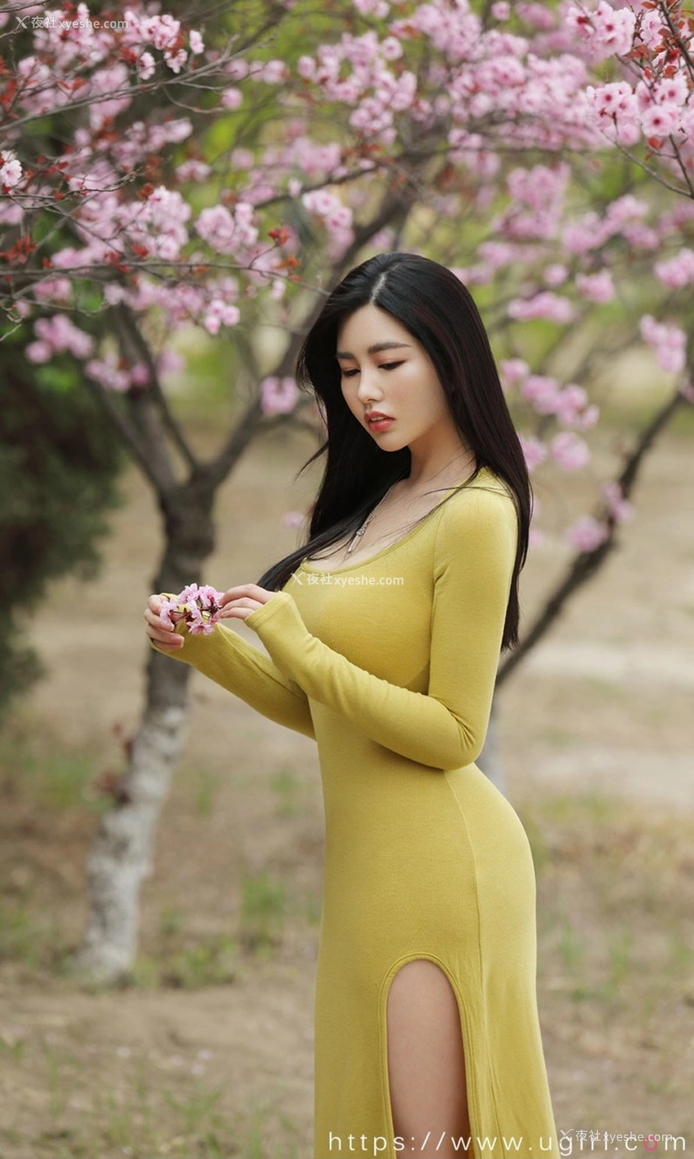 1P - [Ugirls尤果网]爱尤物专辑 No.2075 娜露 赏春
