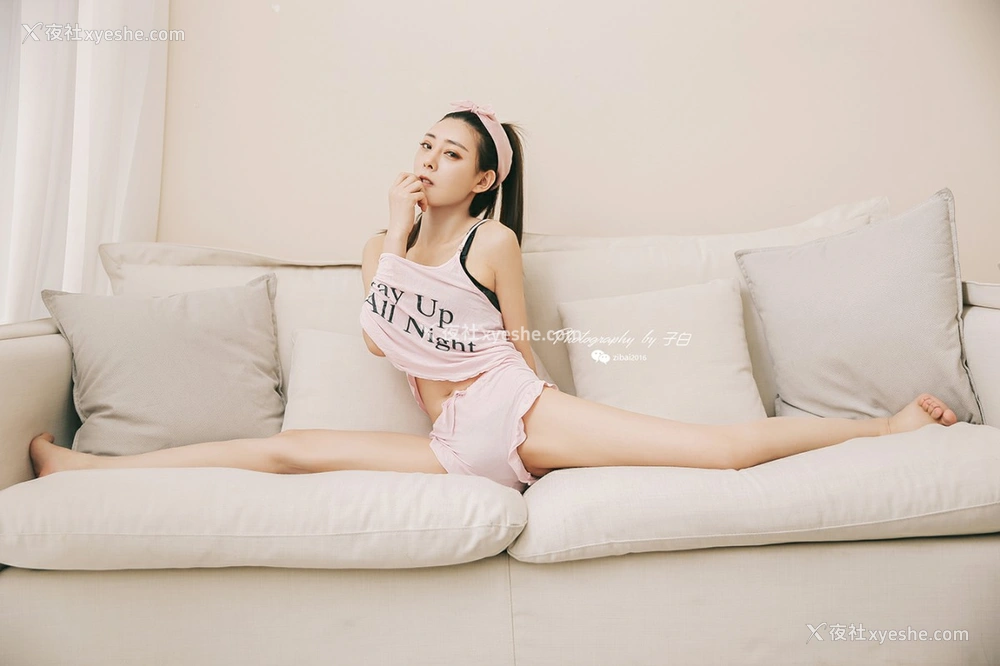 1P - [TouTiao头条女神] 莫晓希 好有爱的清晨！！