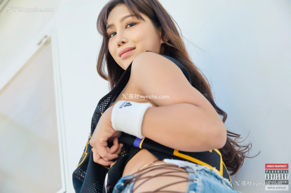 1P - HIGH FANTASY – Heeya Vol.1 Basketball Girl