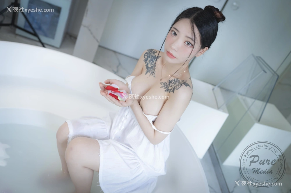 1P - [PURE MEDIA] Vol.196 – Yeon-hwa