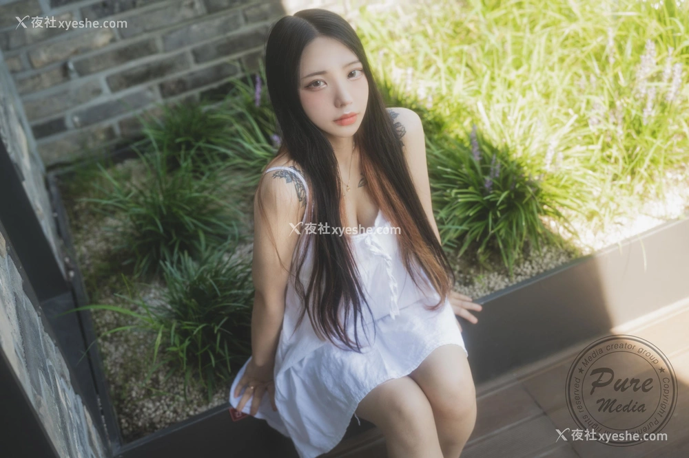 1P - [PURE MEDIA] Vol.196 – Yeon-hwa