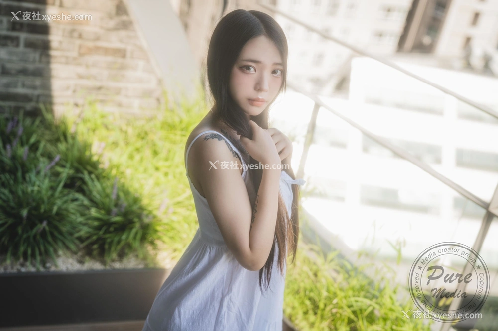 1P - [PURE MEDIA] Vol.196 – Yeon-hwa