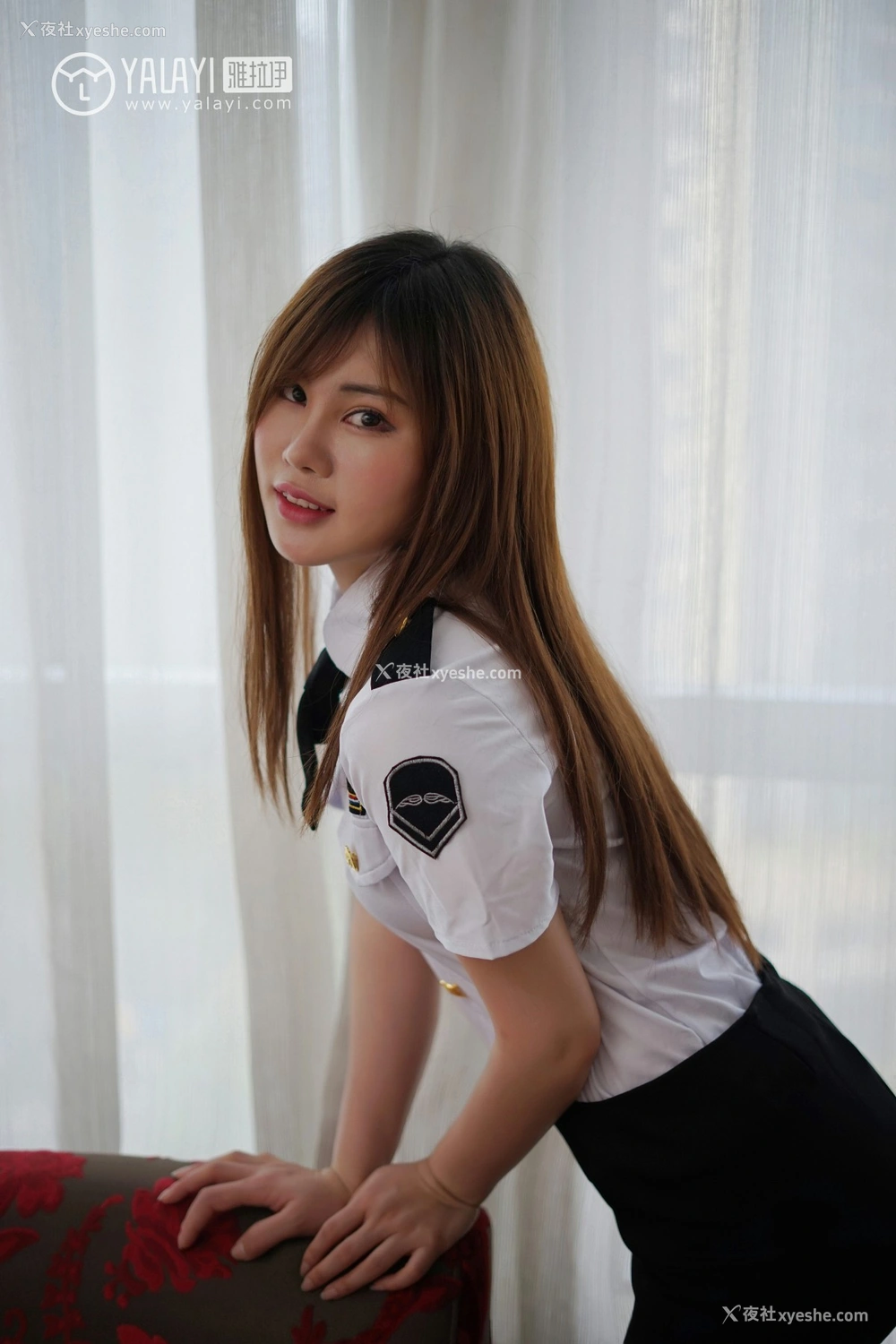 1P - [YALAYI雅拉伊] NO.002 妮妮的黑丝诱惑 艾妮妮