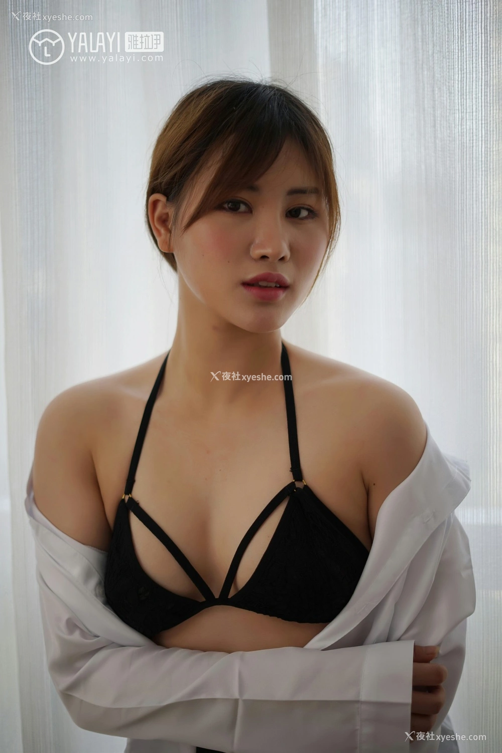 1P - [YALAYI雅拉伊] NO.002 妮妮的黑丝诱惑 艾妮妮