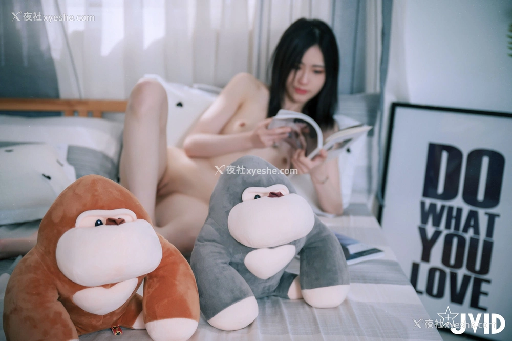 1P - 阿黎《性感暗黑空姐》