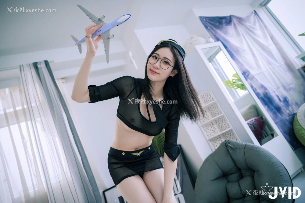 1P - 阿黎《性感暗黑空姐》