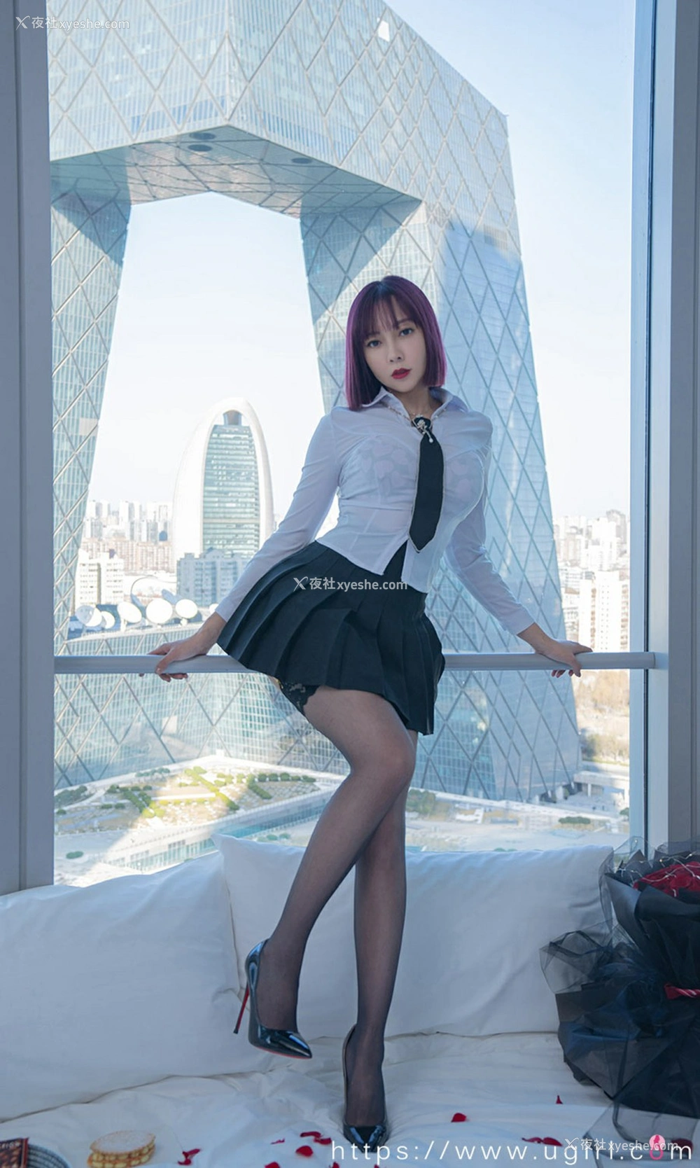 1P - [Ugirls尤果网]爱尤物专辑 No.2320 果儿Victoria 衬衫之下