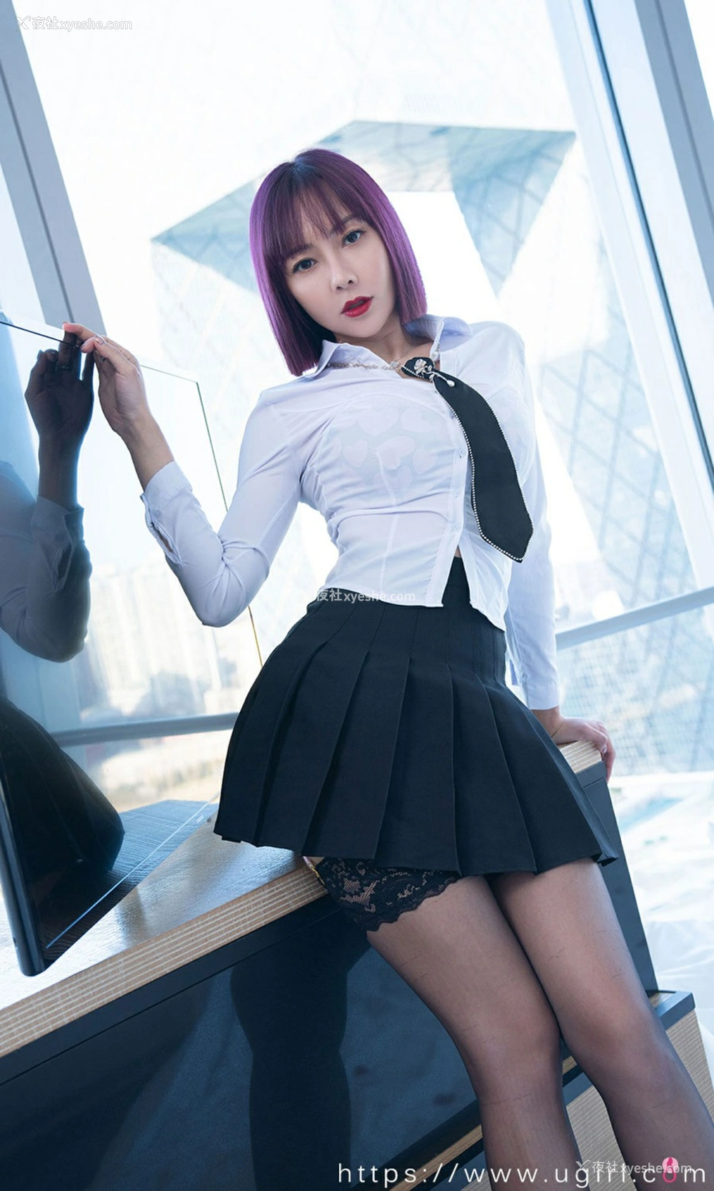 1P - [Ugirls尤果网]爱尤物专辑 No.2320 果儿Victoria 衬衫之下