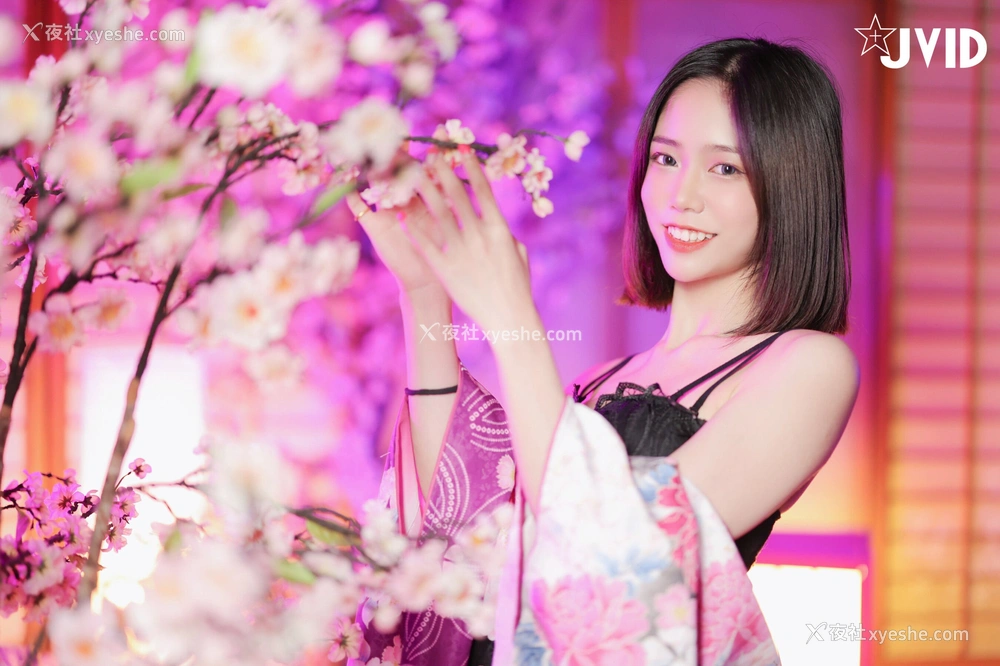 1P - 柔柔《自摸高潮升天》