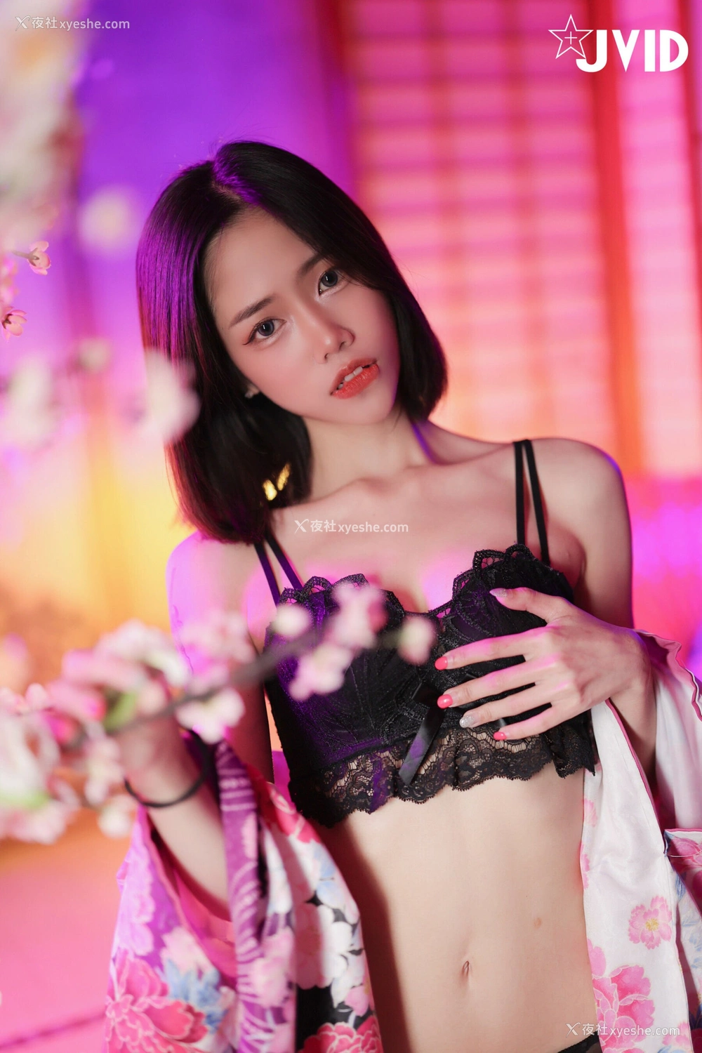 1P - 柔柔《自摸高潮升天》