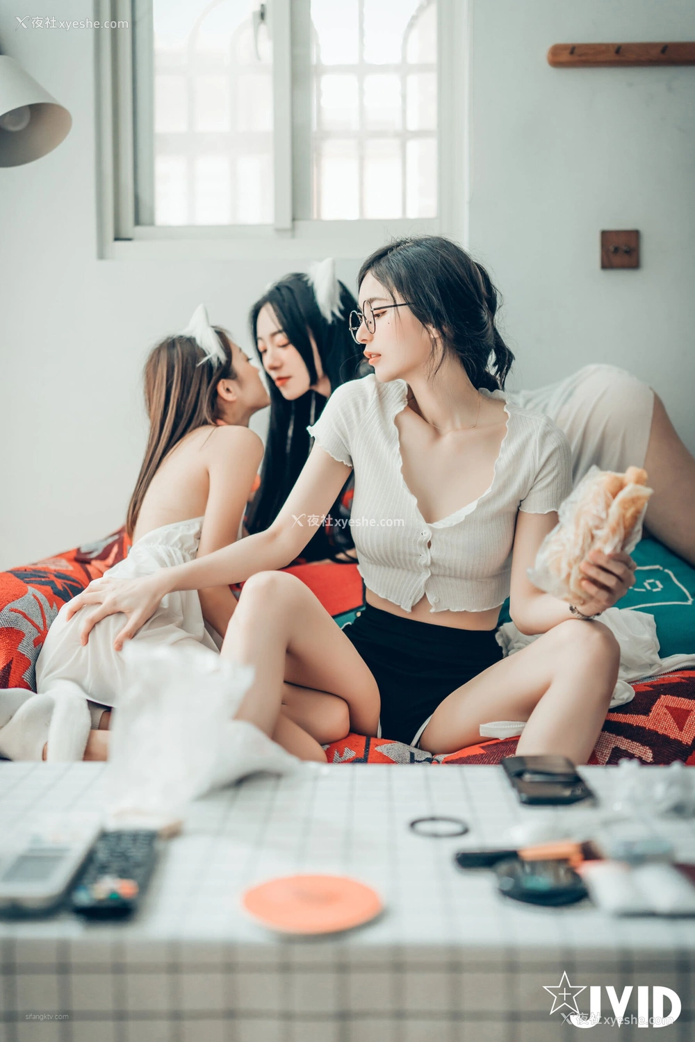 1P - 辰辰×飘飘×妍妍《她和她的两只猫咪》