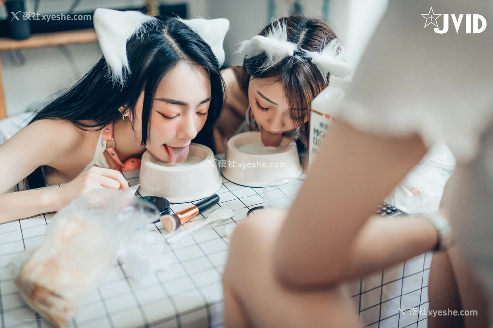 1P - 辰辰×飘飘×妍妍《她和她的两只猫咪》
