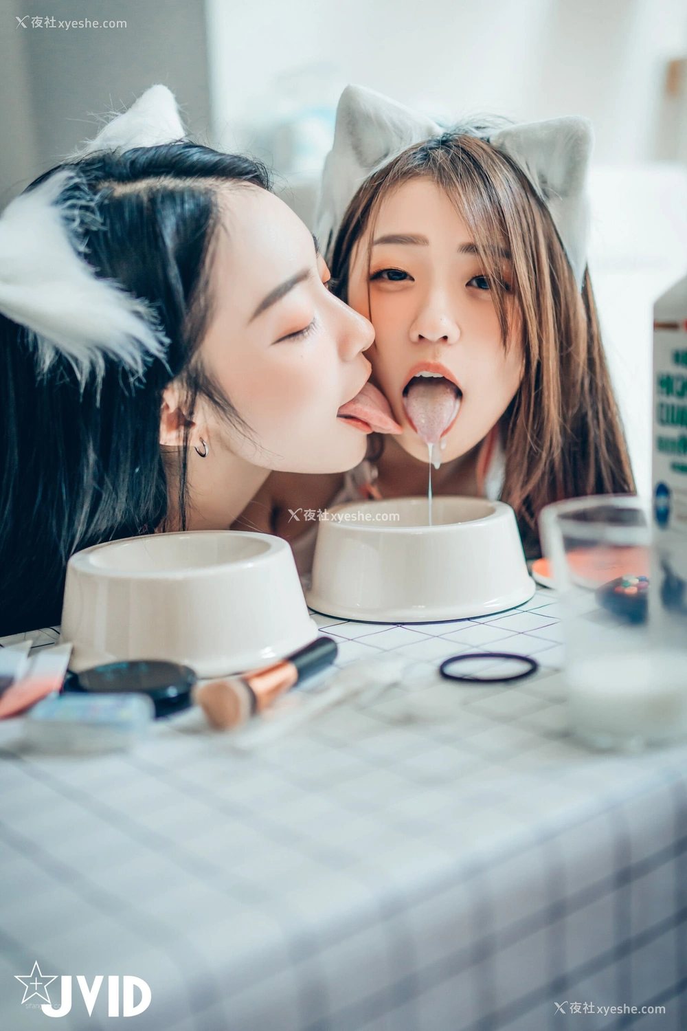 1P - 辰辰×飘飘×妍妍《她和她的两只猫咪》