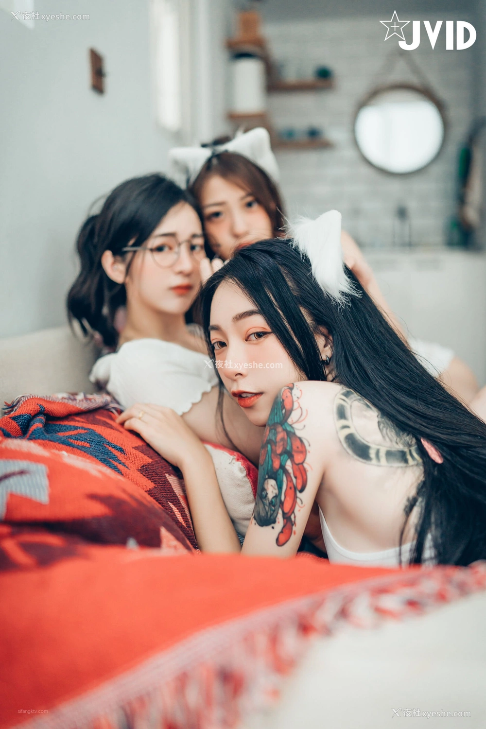 1P - 辰辰×飘飘×妍妍《她和她的两只猫咪》