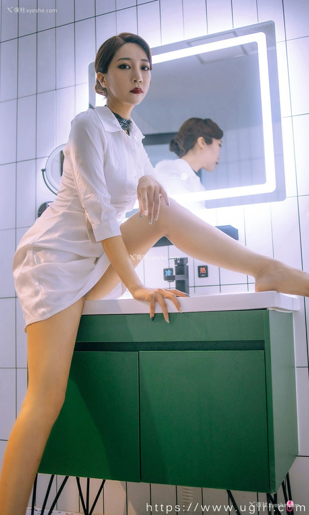1P - [Ugirls尤果网]爱尤物专辑 No.2193 长腿妍嫣 复古情调