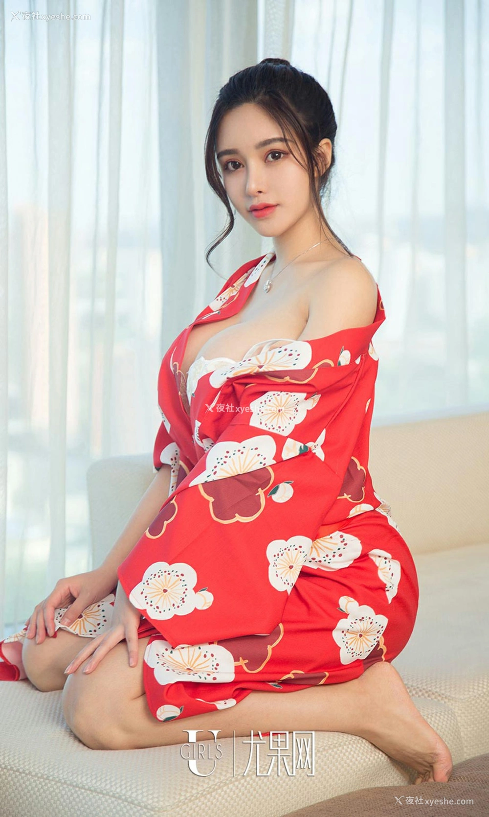 1P - [Ugirls尤果网]爱尤物专辑 No.1350 金梓馨 珍珠小姐