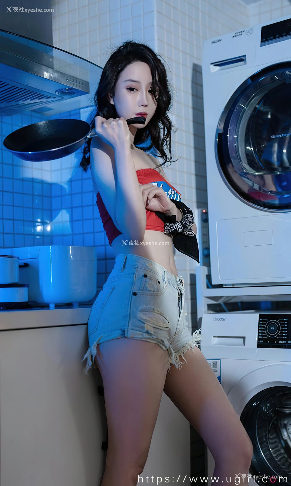 1P - [Ugirls尤果网]爱尤物专辑 No.2335 欣凌 陪伴你的时光