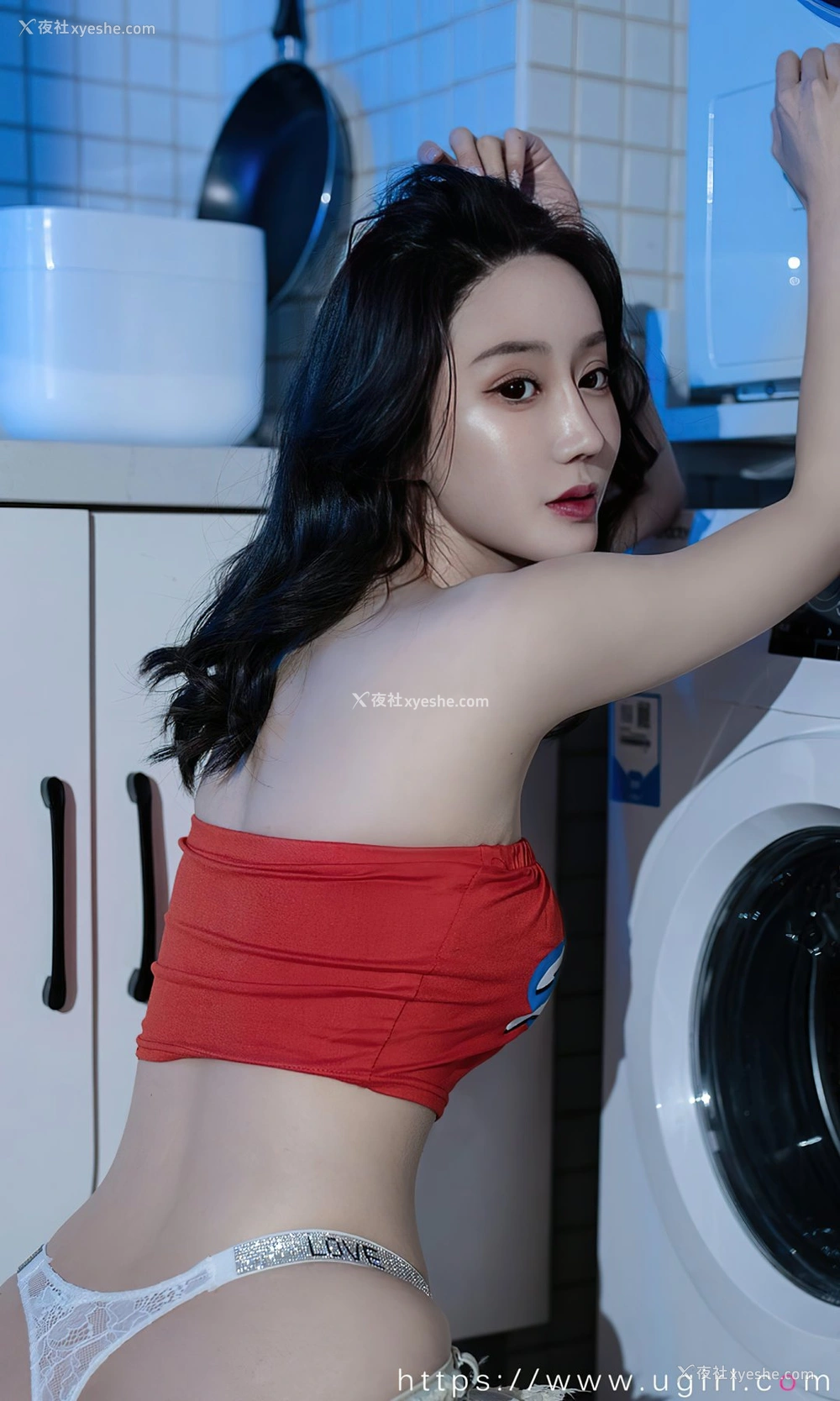 1P - [Ugirls尤果网]爱尤物专辑 No.2335 欣凌 陪伴你的时光