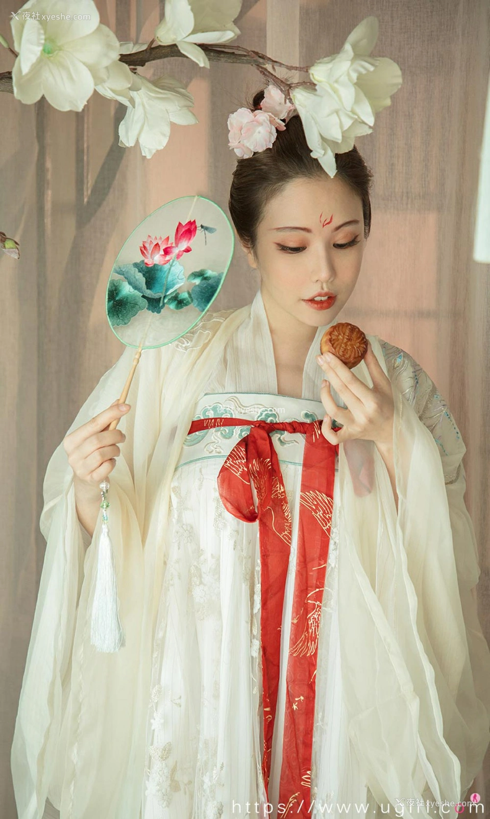 1P - [Ugirls尤果网]爱尤物专辑 No.1923 妮小妖 花满月夜