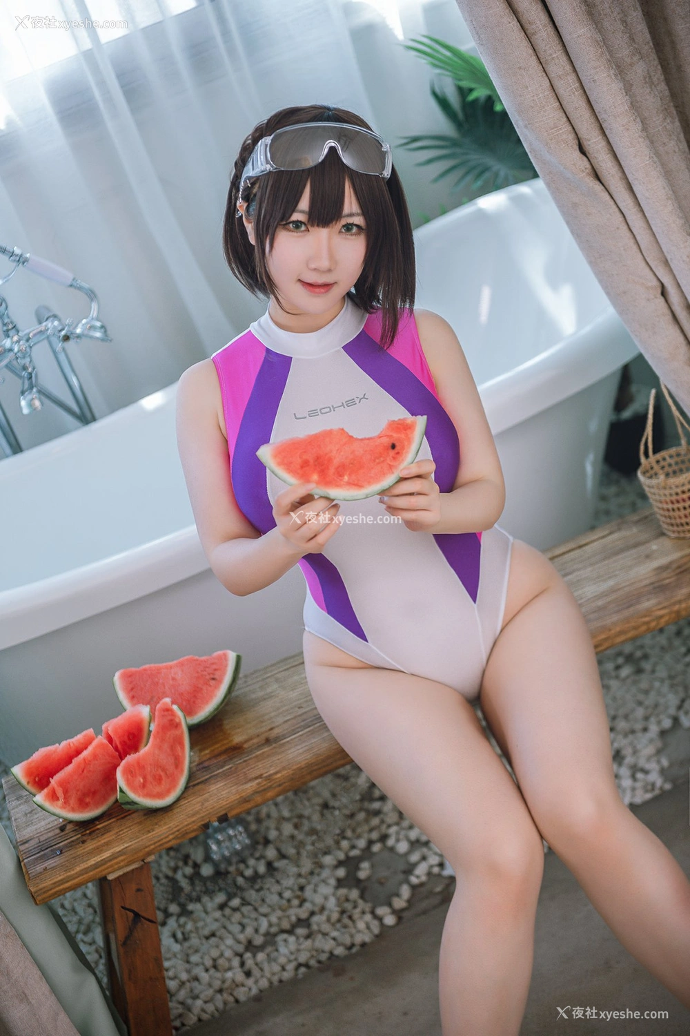 1P - 是本末末 – 竞泳水着