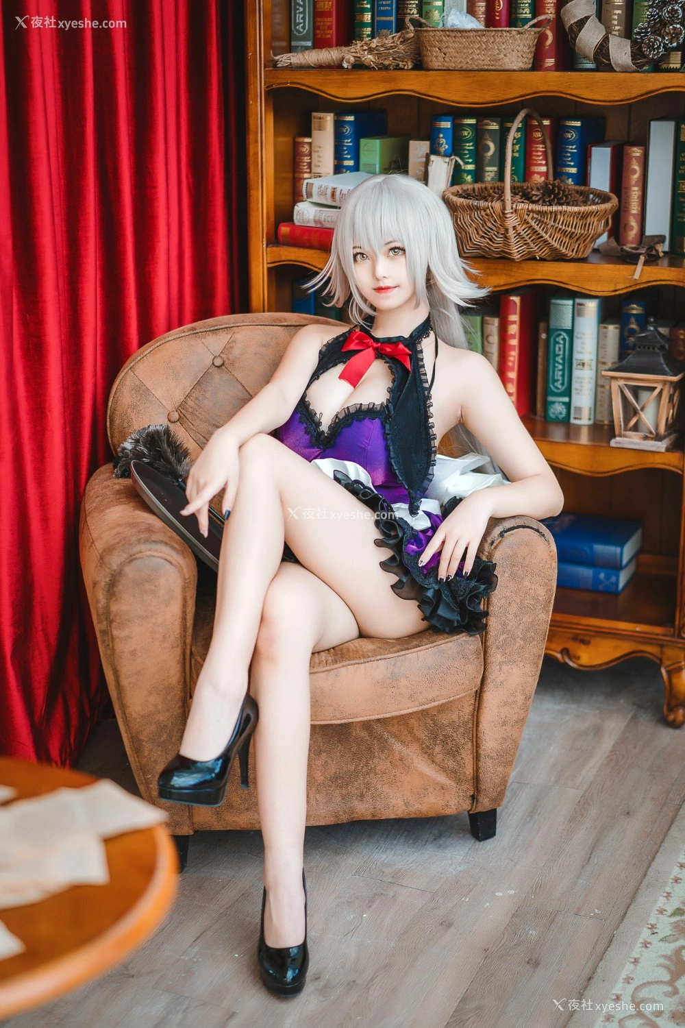 1P - 蜜汁猫裘 – 贞德女仆