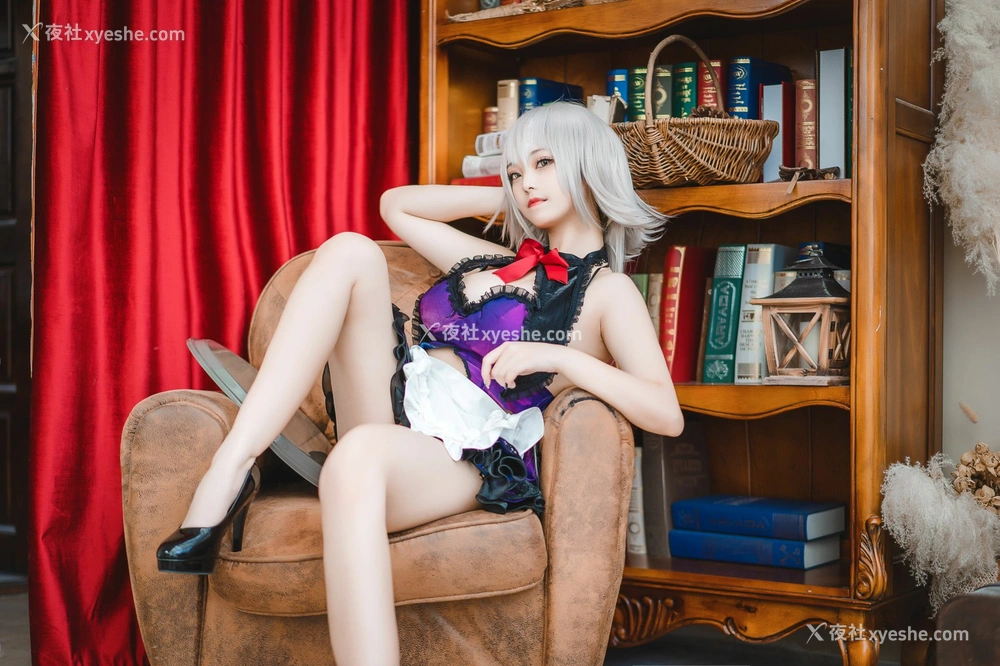1P - 蜜汁猫裘 – 贞德女仆