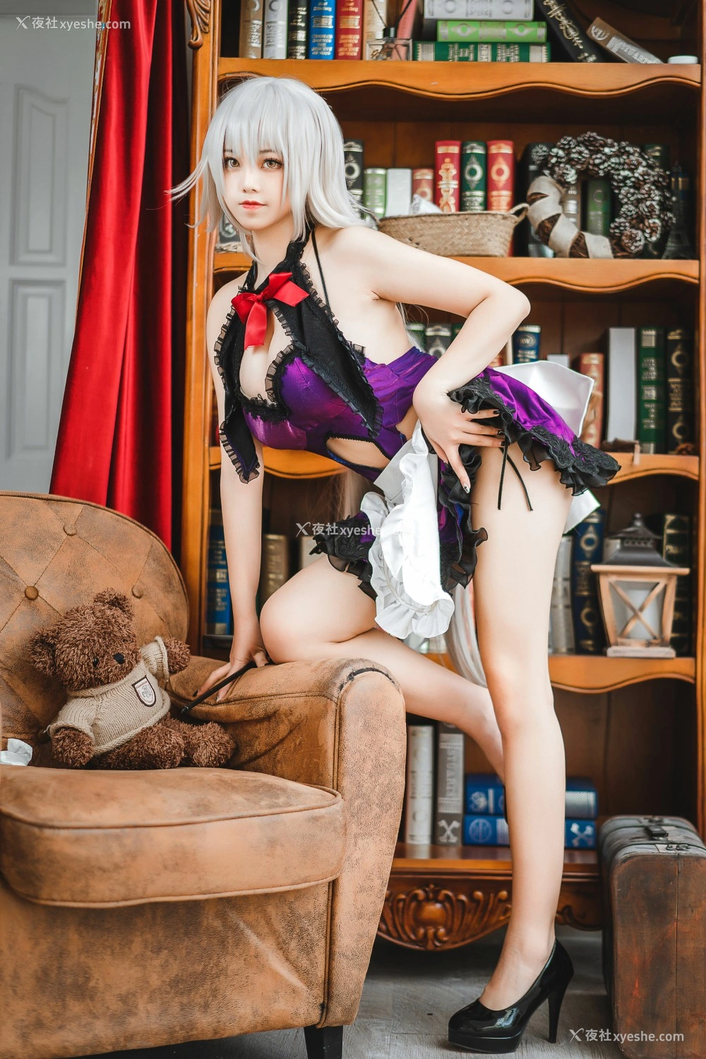 1P - 蜜汁猫裘 – 贞德女仆
