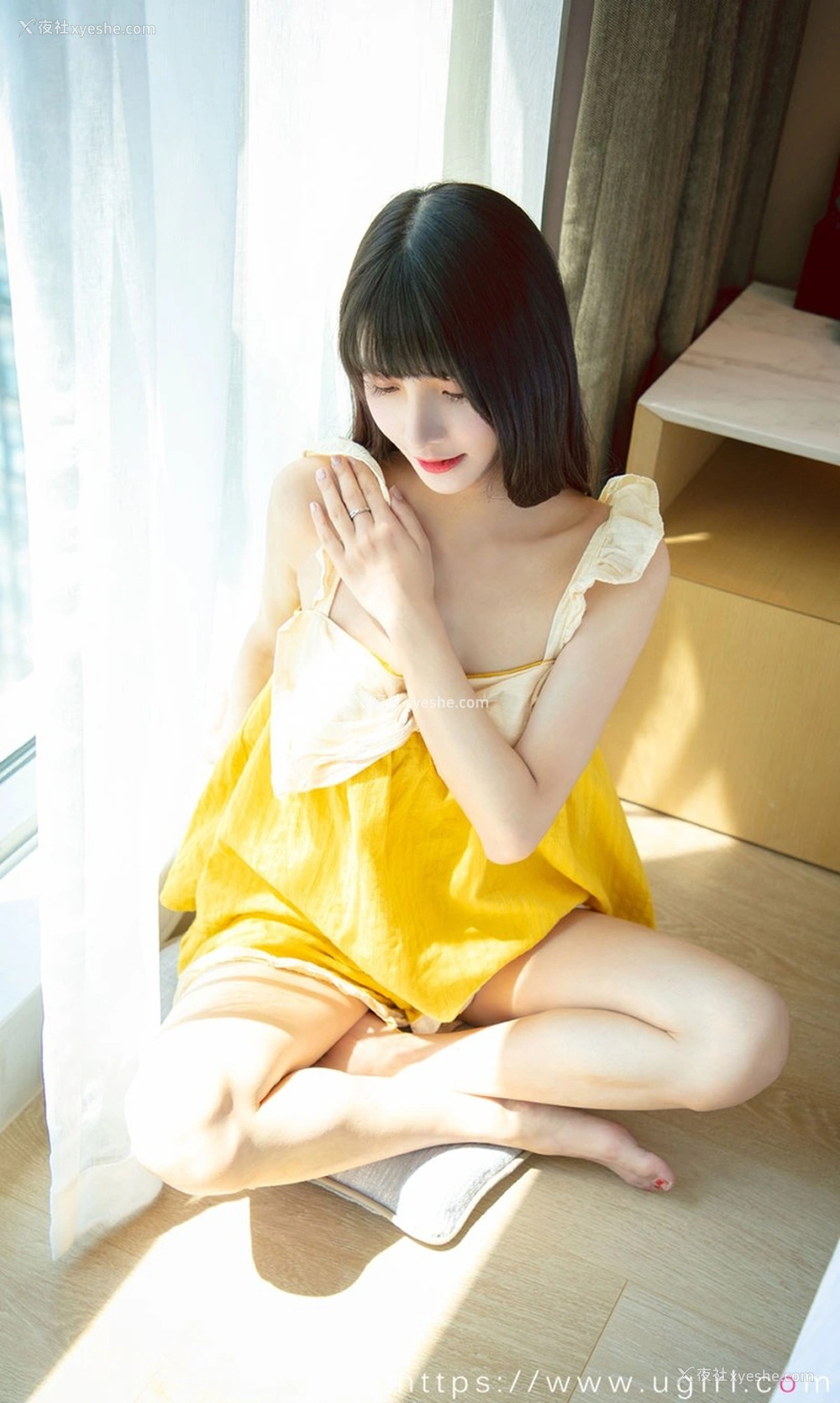 1P - [Ugirls尤果网]爱尤物专辑 No.2135 猫猫 小甜柠