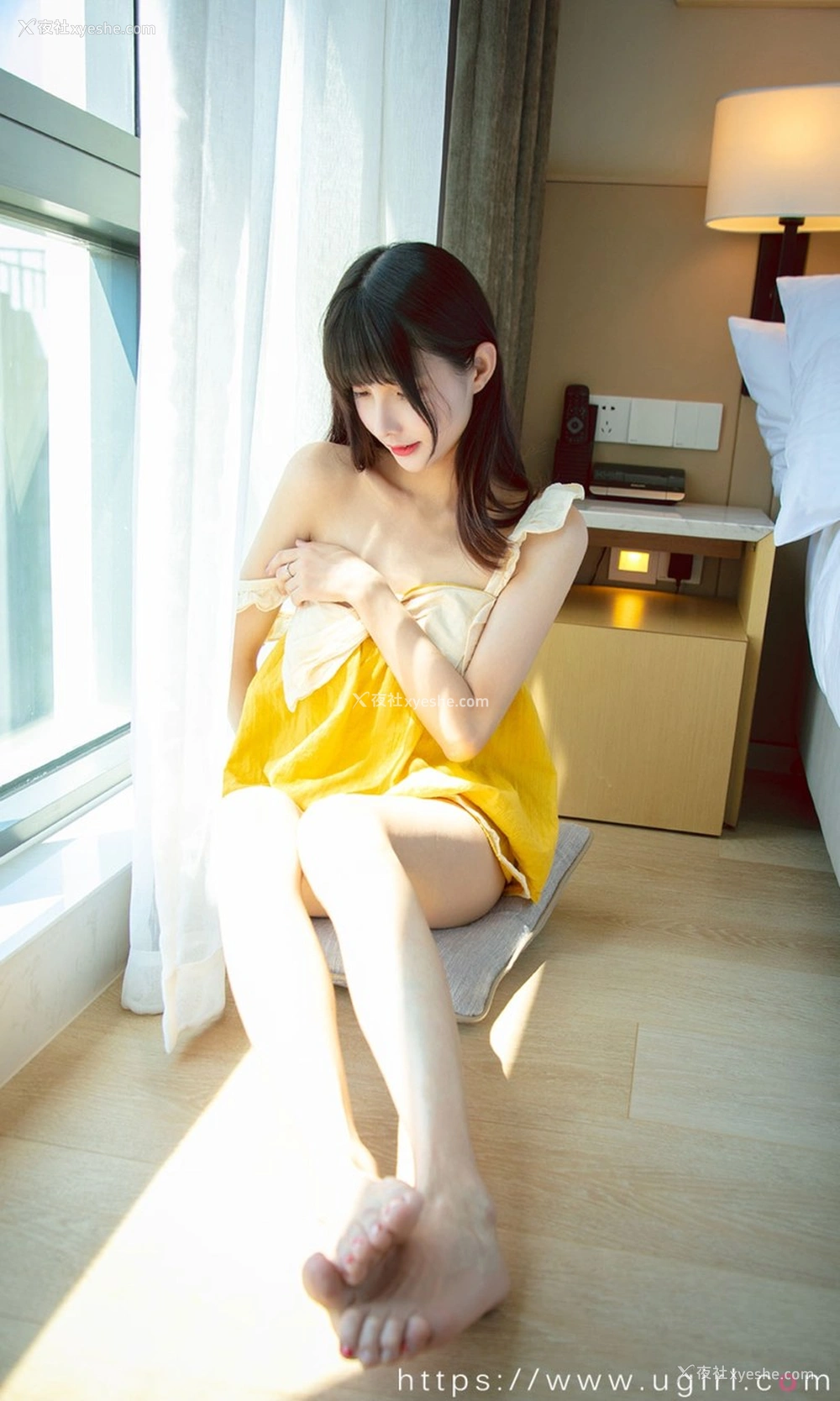 1P - [Ugirls尤果网]爱尤物专辑 No.2135 猫猫 小甜柠