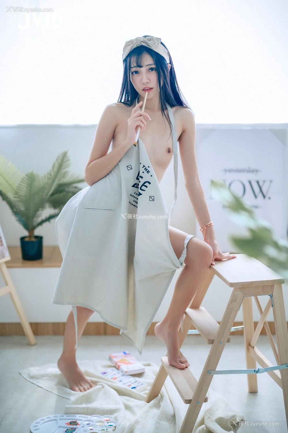 1P - 妍妍《裸体“插”画家》