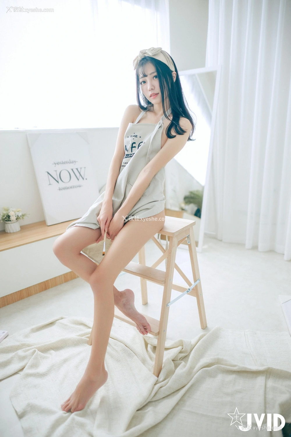 1P - 妍妍《裸体“插”画家》