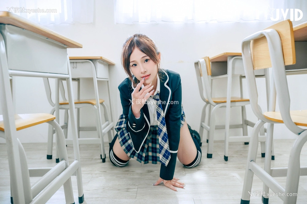 1P - 婕咪《下课后在教室色色被老师发现 婕咪惨遭后庭开发》