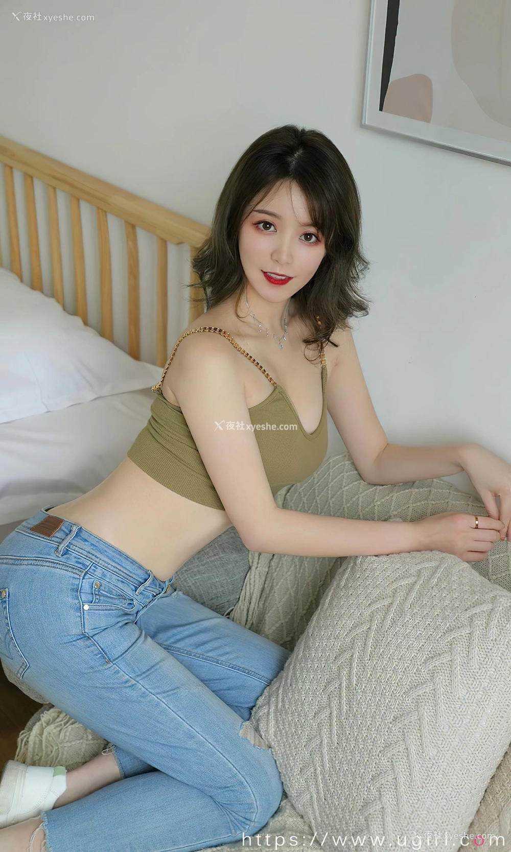 1P - [Ugirls尤果网]爱尤物专辑 No.2372 躁动 尤果合辑