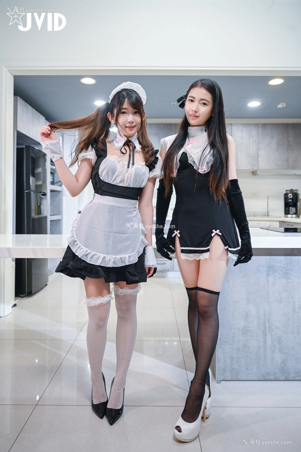 1P - 夏暮光&肉包《豪宅双女仆餐桌上的激烈碰撞》