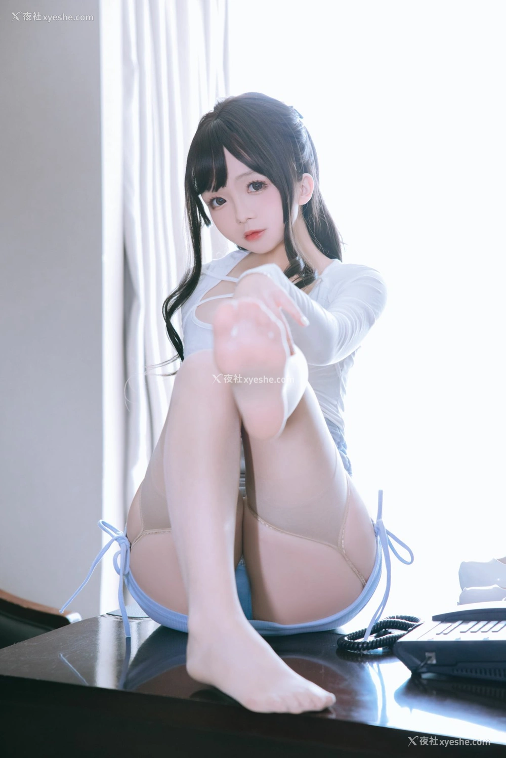 1P - 日奈娇 – 包臀裙秘书
