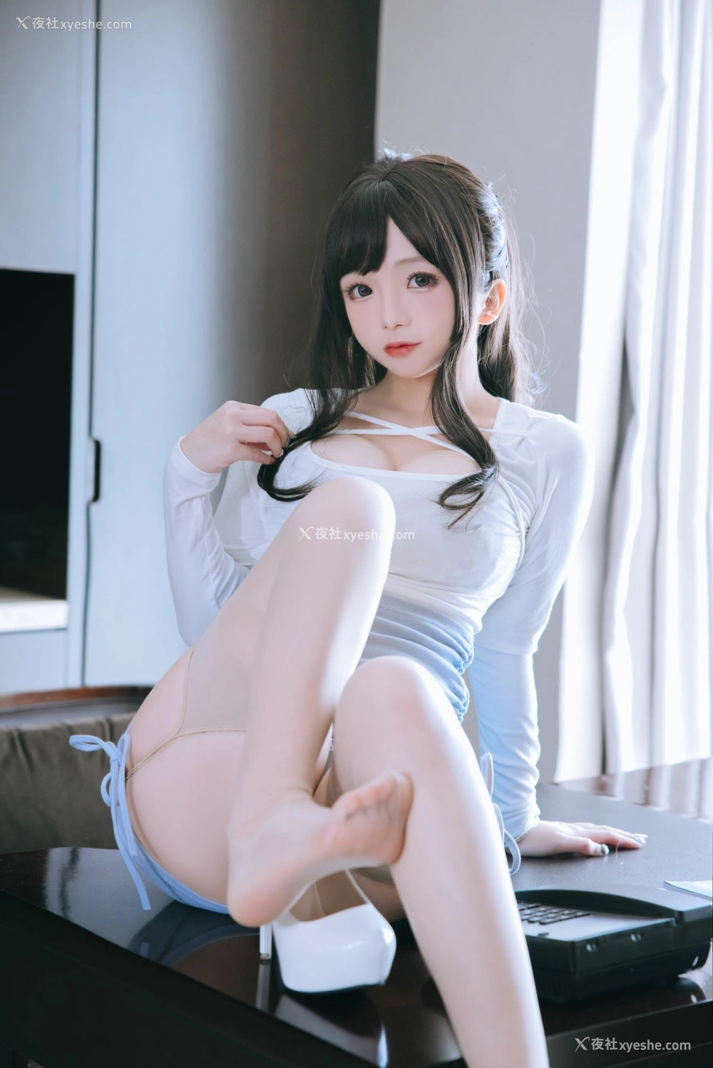 1P - 日奈娇 – 包臀裙秘书