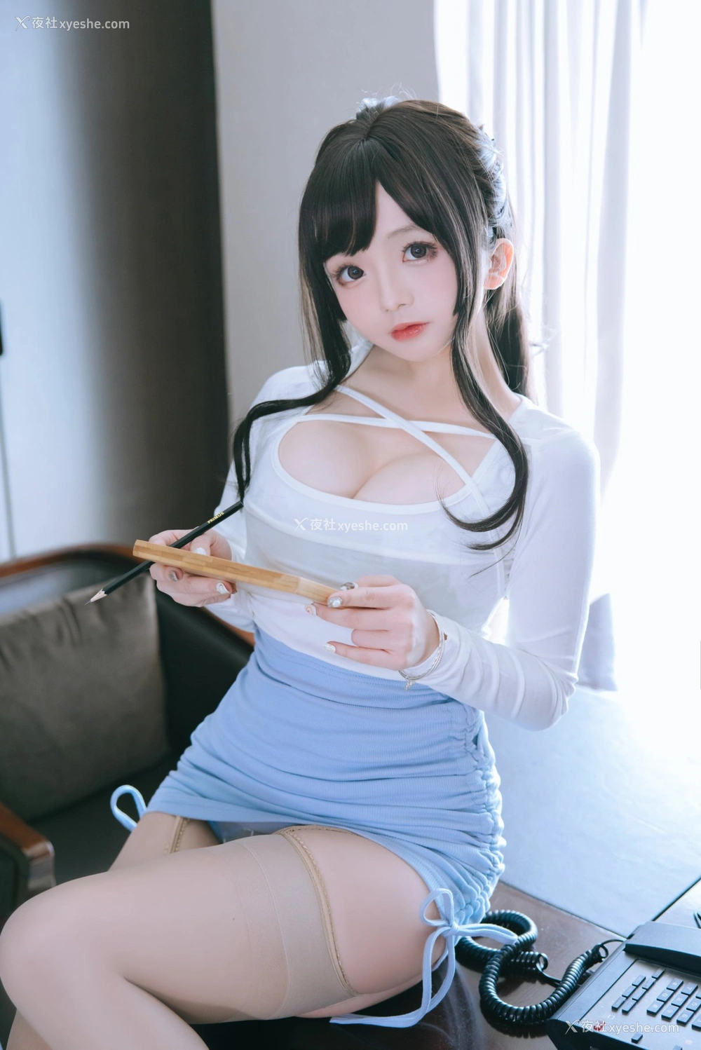 1P - 日奈娇 – 包臀裙秘书