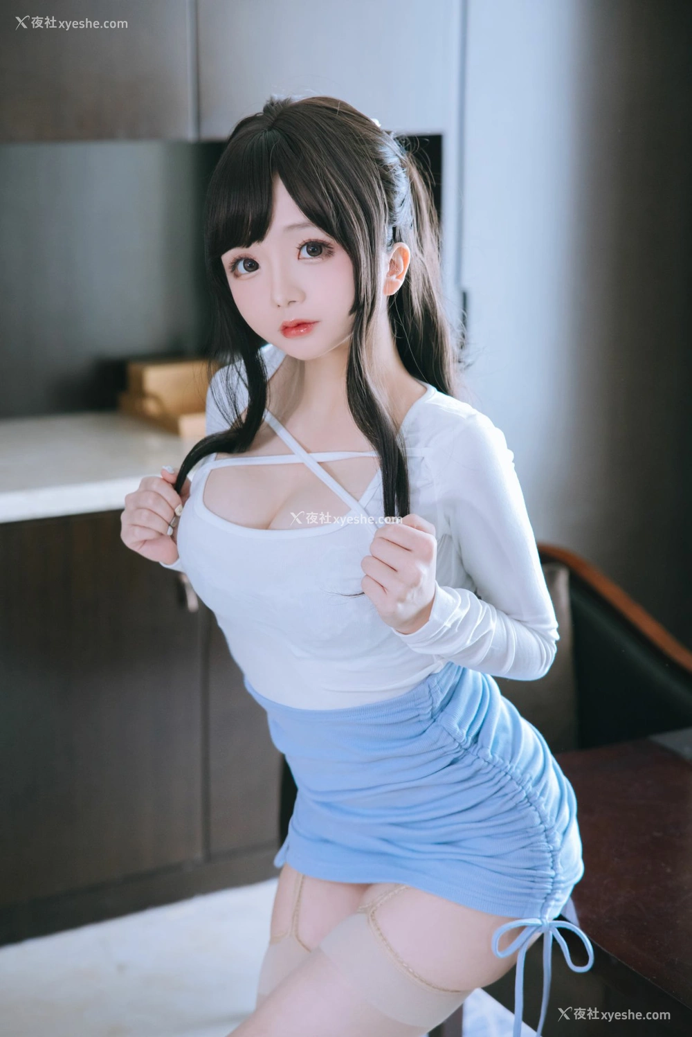 1P - 日奈娇 – 包臀裙秘书