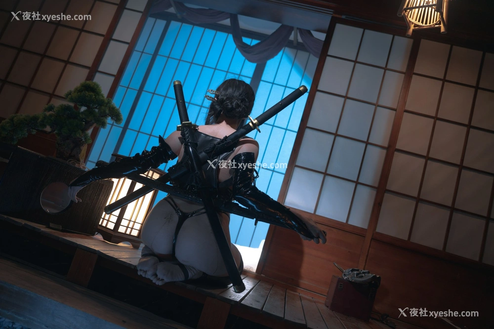 1P - 秋和柯基(夏小秋秋秋) – 艳忍