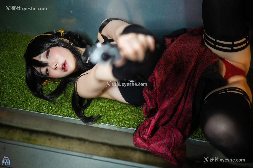 1P - [BLUECAKE] YeEun – Black Rose