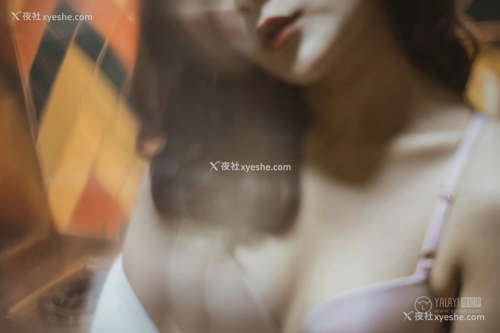 1P - [YALAYI雅拉伊] Y301 芷琳《角落里》
