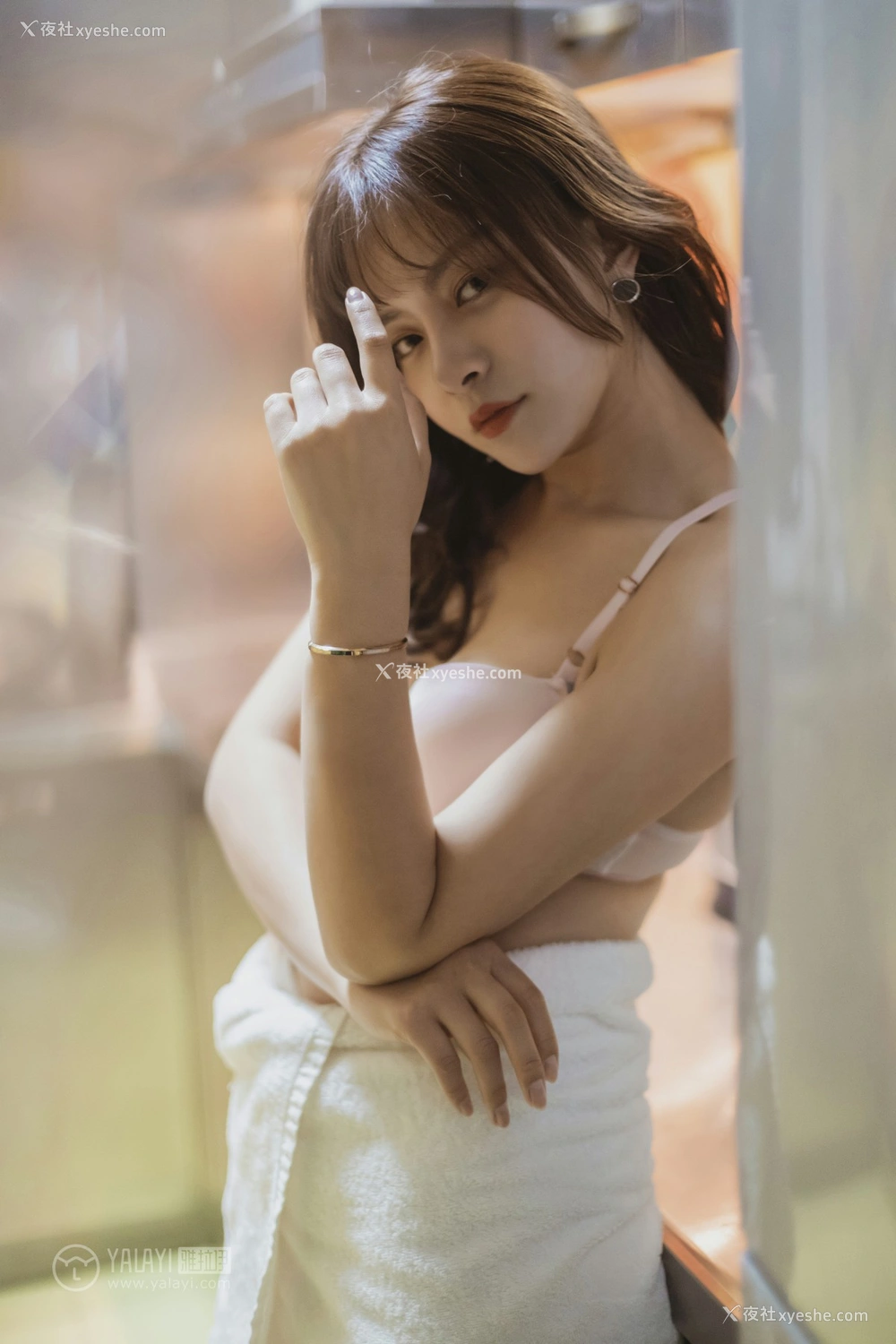 1P - [YALAYI雅拉伊] Y301 芷琳《角落里》