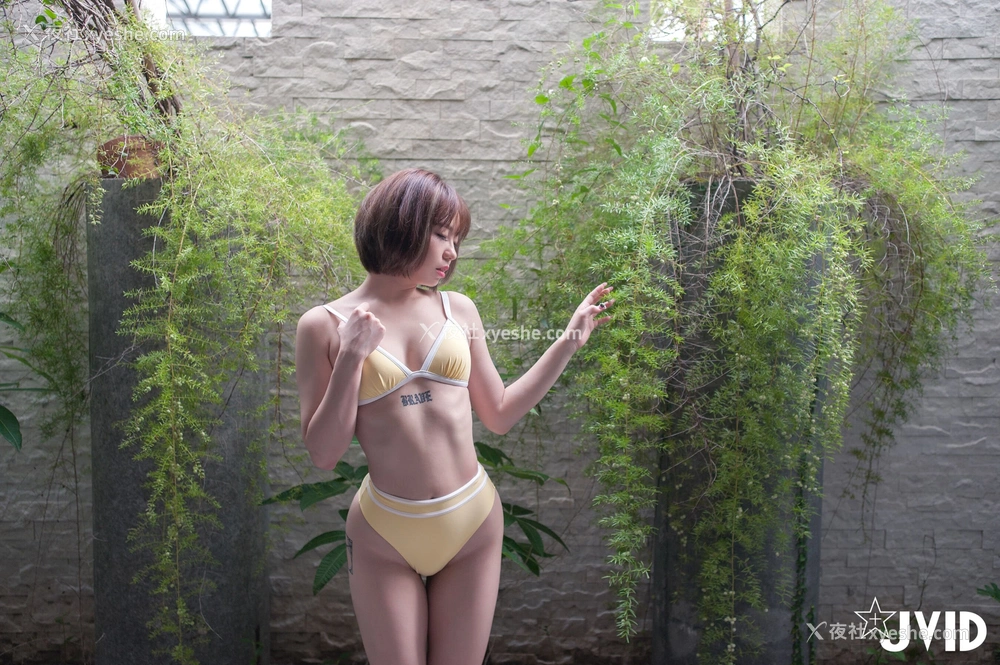 1P - 雅捷《雅捷首次潮吹！！！女体潮吹の研究室！！！》
