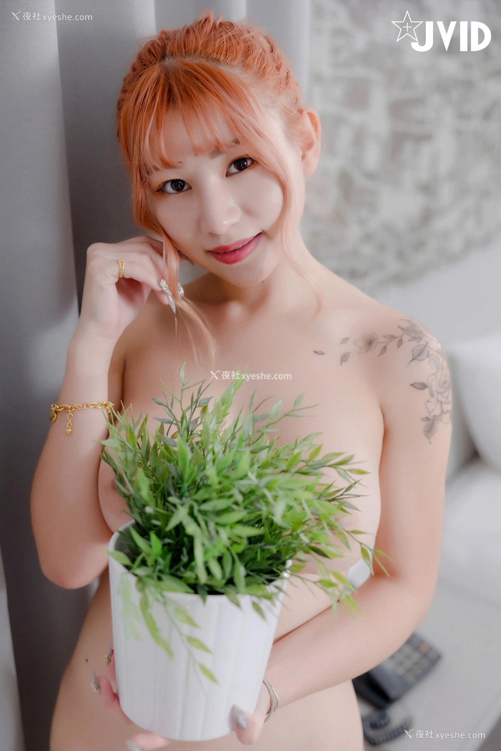 1P - Emma《健身女教练》