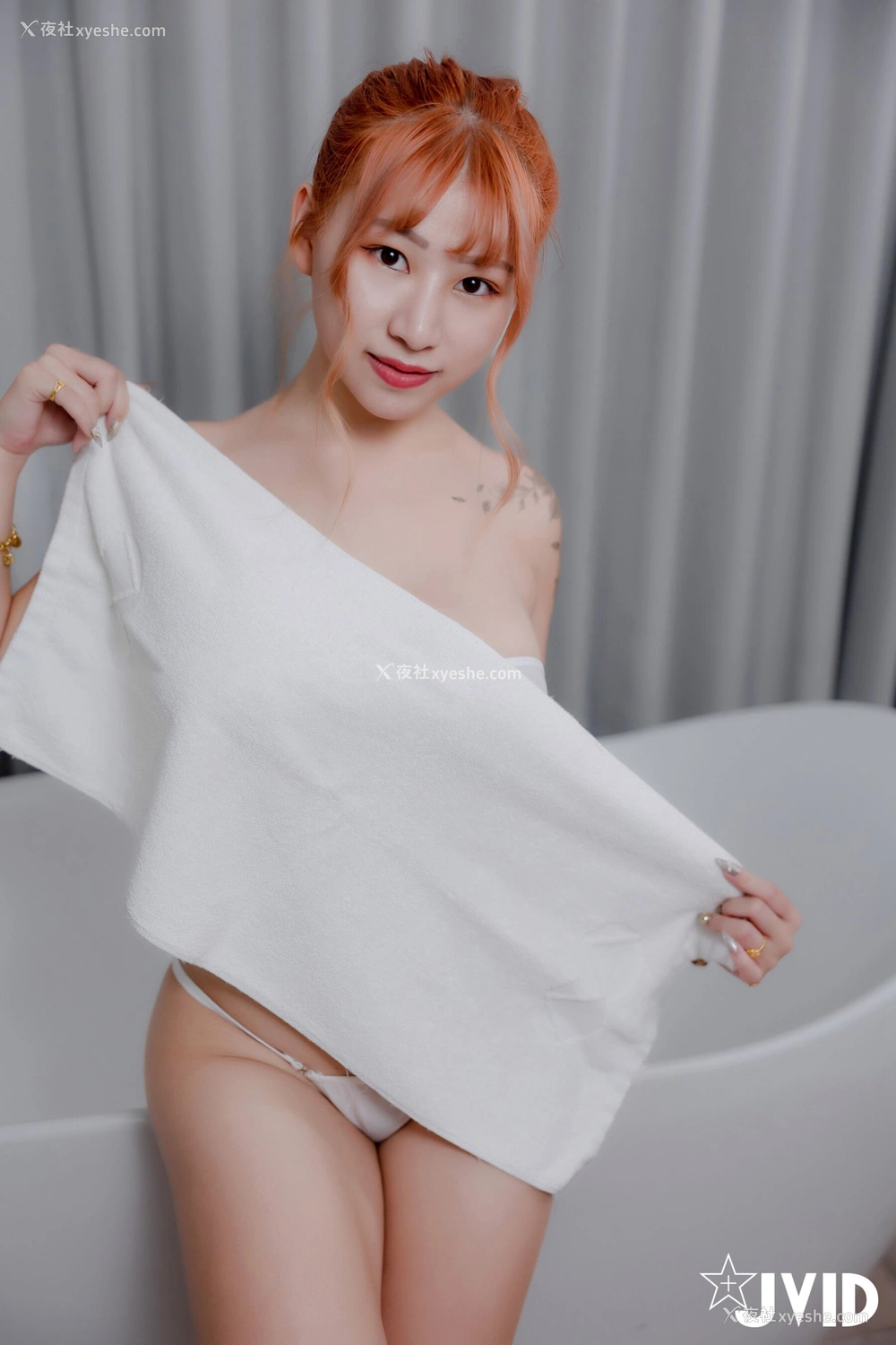 1P - Emma《健身女教练》