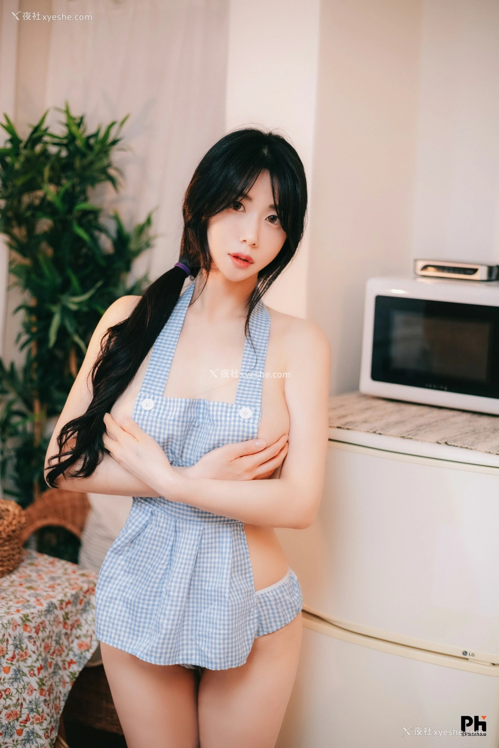 1P - [Paranhosu] Sia – Girlfriend