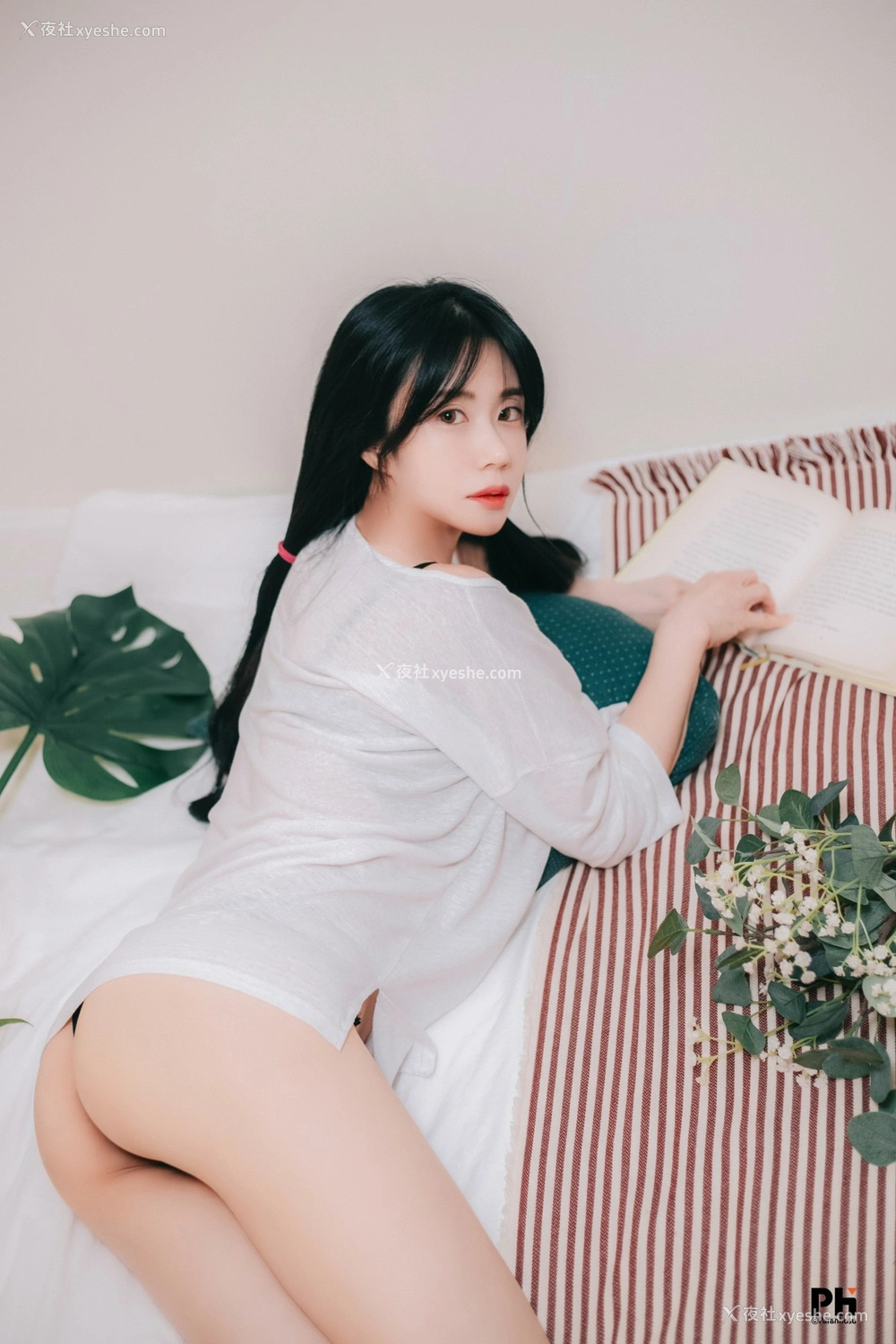 1P - [Paranhosu] Sia – Girlfriend