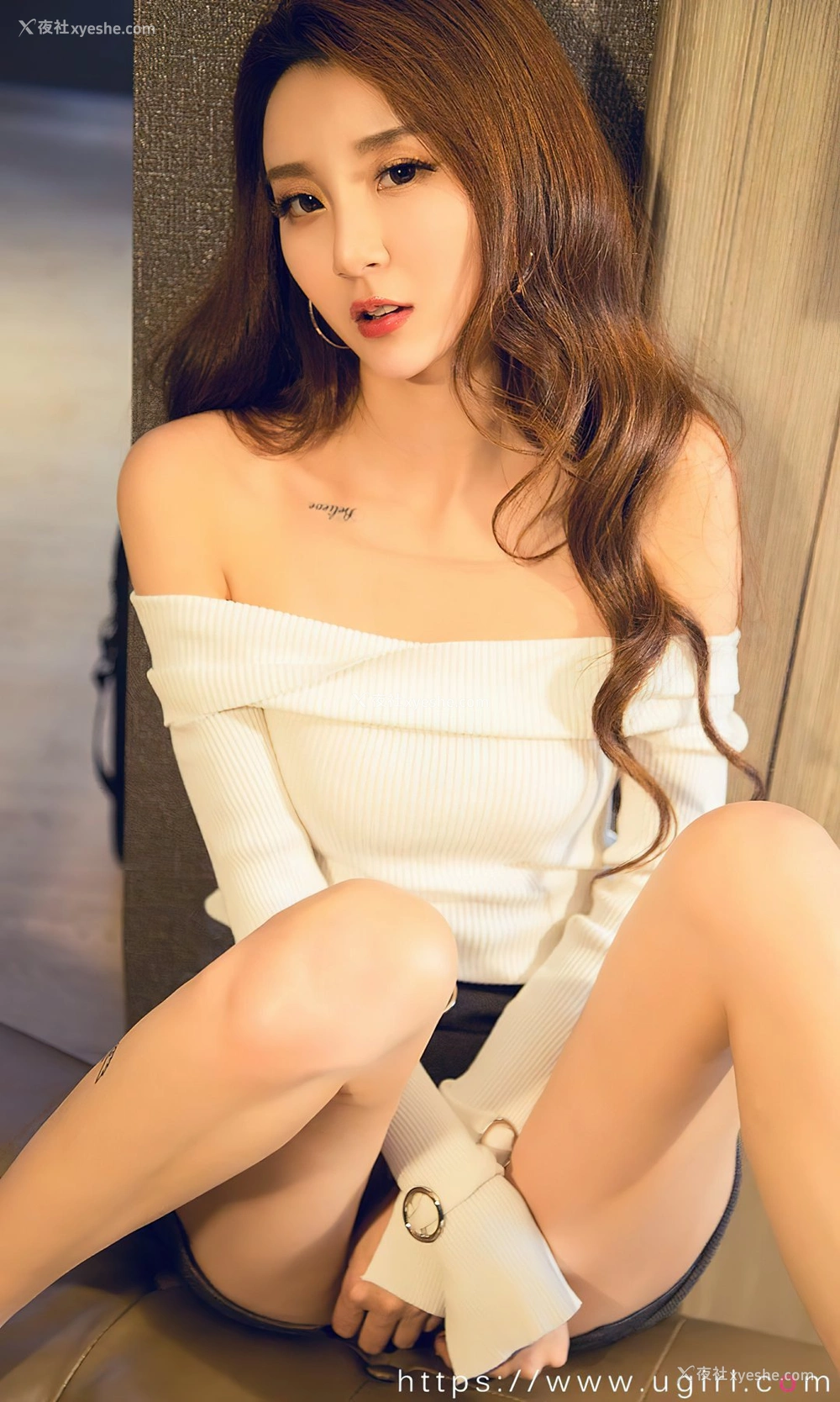 1P - [Ugirls尤果网]爱尤物专辑 No.2352 甜妹奶咖 尤果合辑